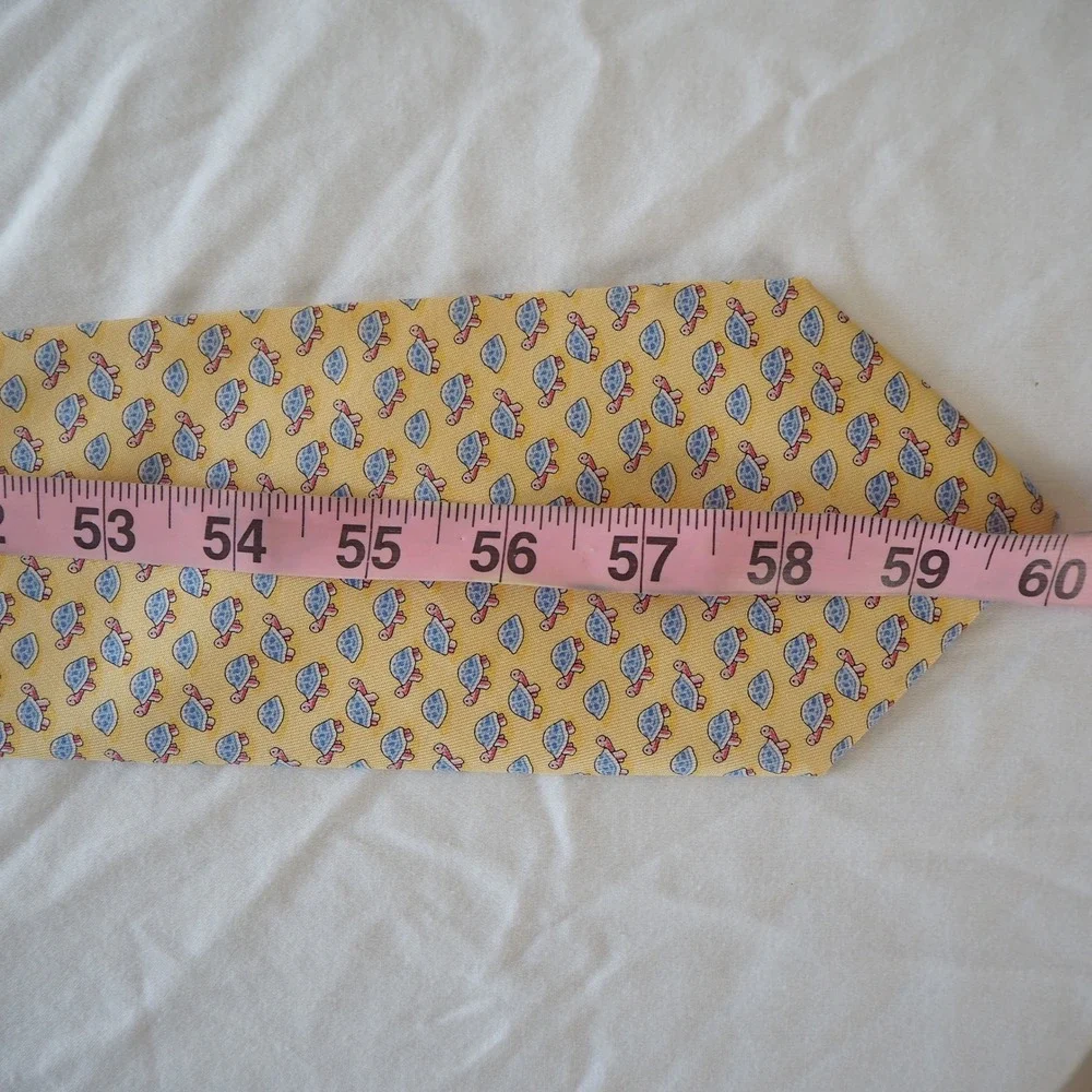 Vineyard Vines 100% Silk Turtle Tie Made in USA Novelty Preppy